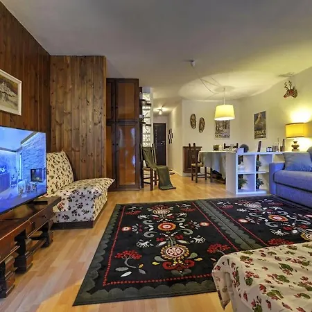 Chanton Apartment